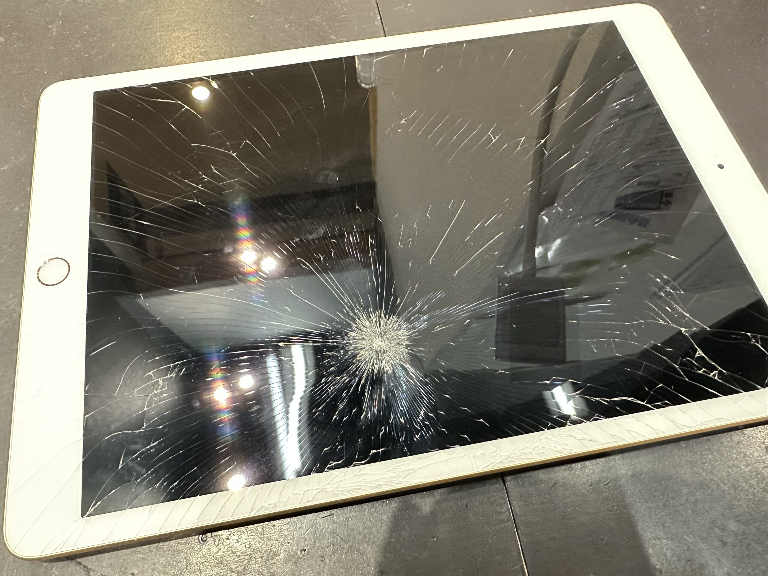 【都城駅前店】iPadのフロントガラス交換修理もお任せください‼️