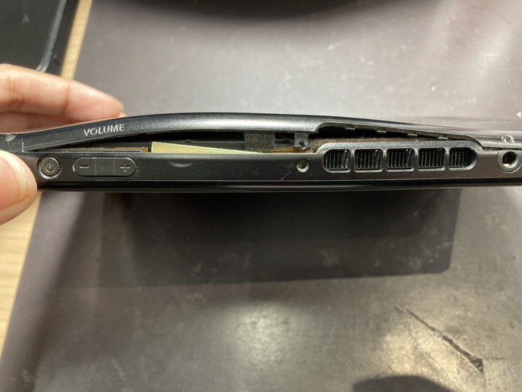 【都城駅前店】Switchのバッテリー膨張💦即日修理可能です👍【2025年11月28日オープン】